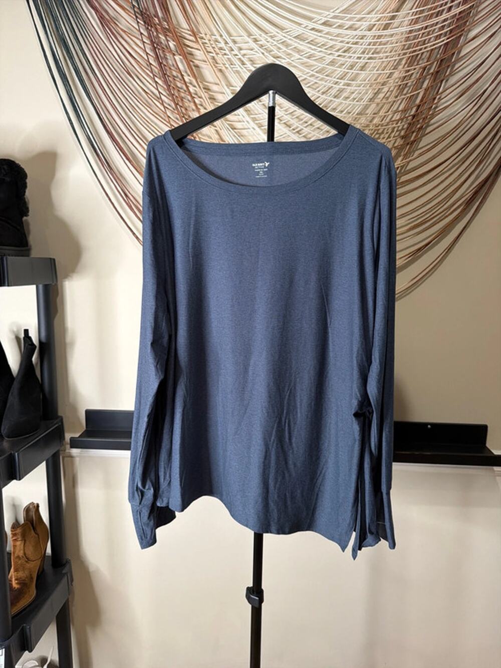 Old Navy active gray top asymmetric thumb holes XXL 3001